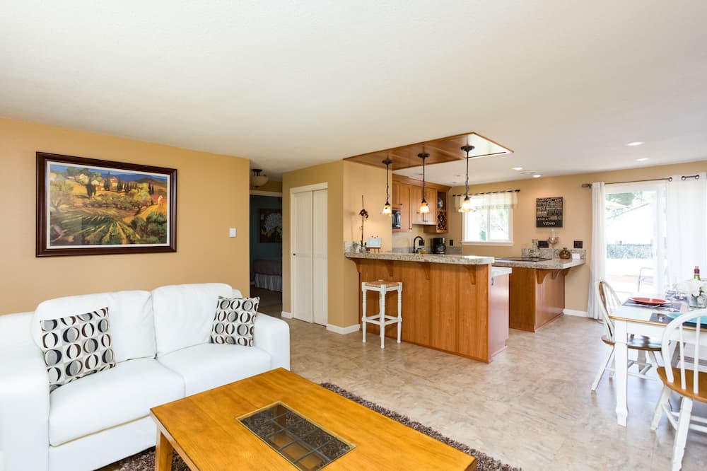Photo of Livingroom in Carlton