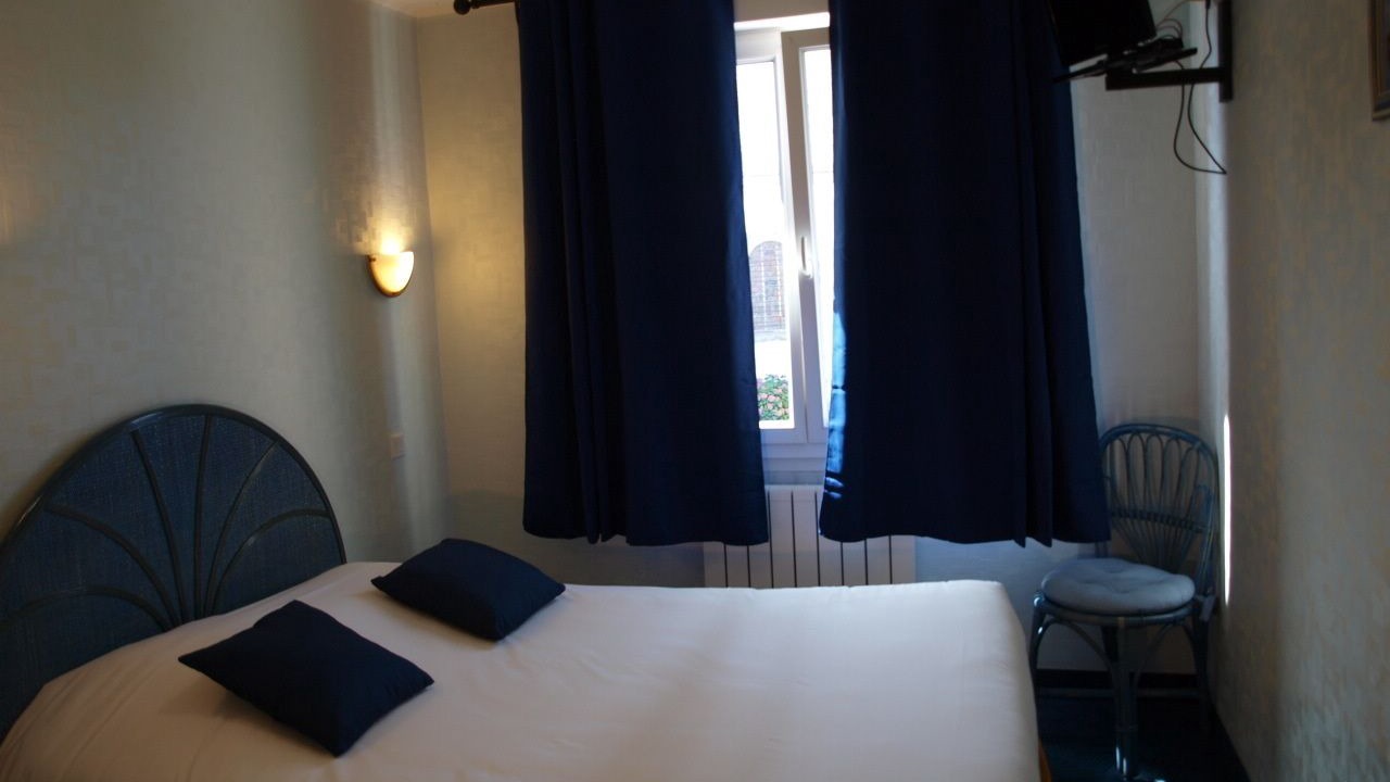 Photo of Bedroom in Theix-Noyalo