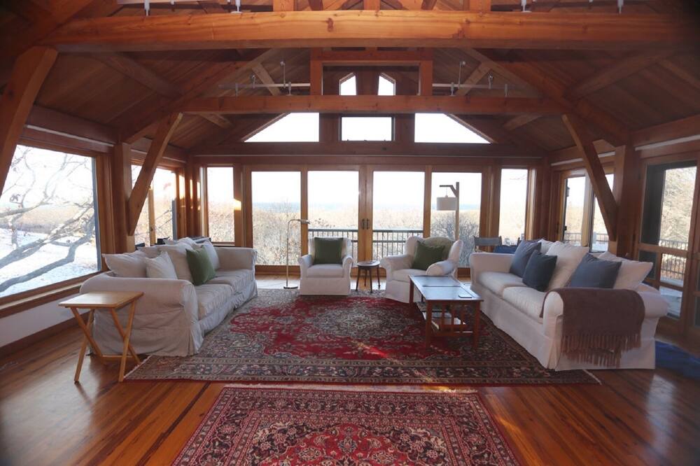 Photo of Livingroom in Aquinnah