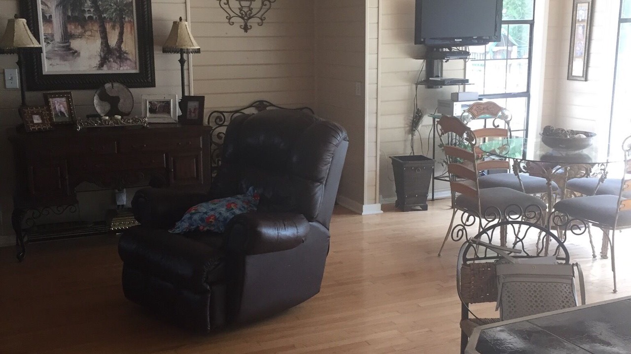 Photo of Livingroom in Glen Allan