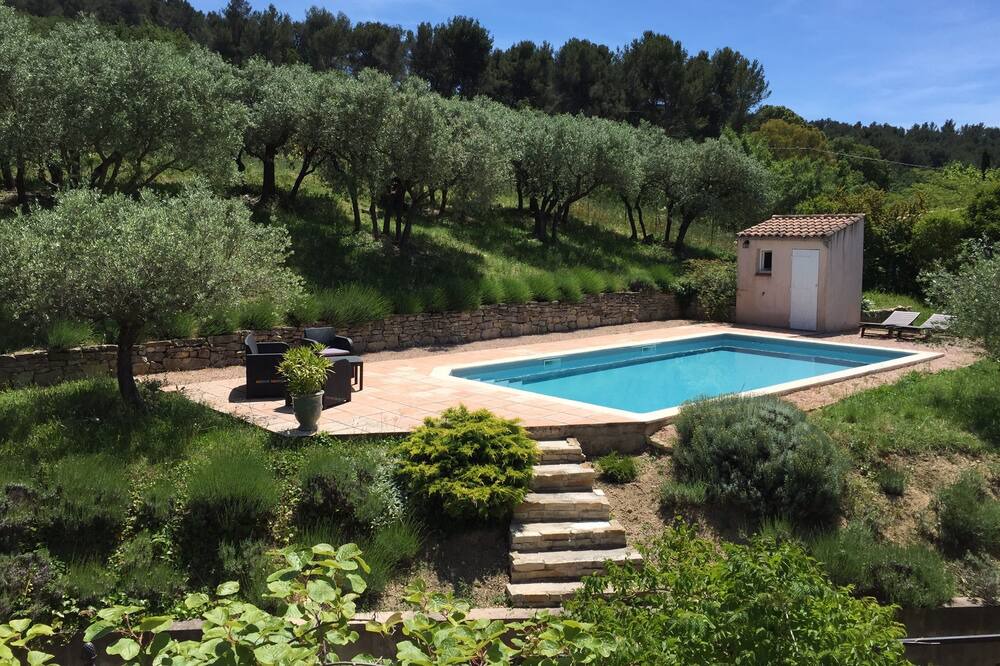 Photo of Outdoor in Bouc-Bel-Air
