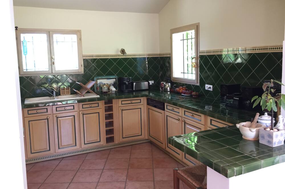 Photo of Kitchen in Bouc-Bel-Air