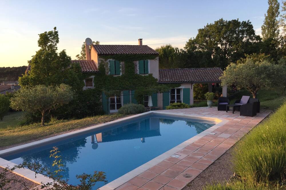 Photo of Outdoor in Bouc-Bel-Air