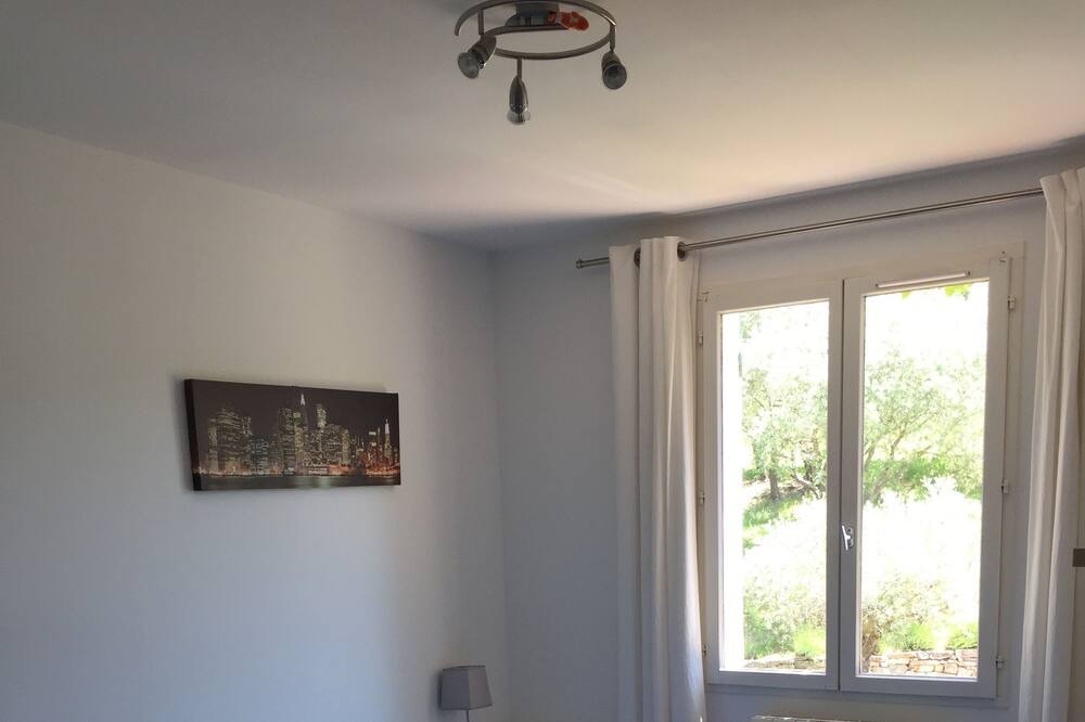 Photo of Bedroom in Bouc-Bel-Air