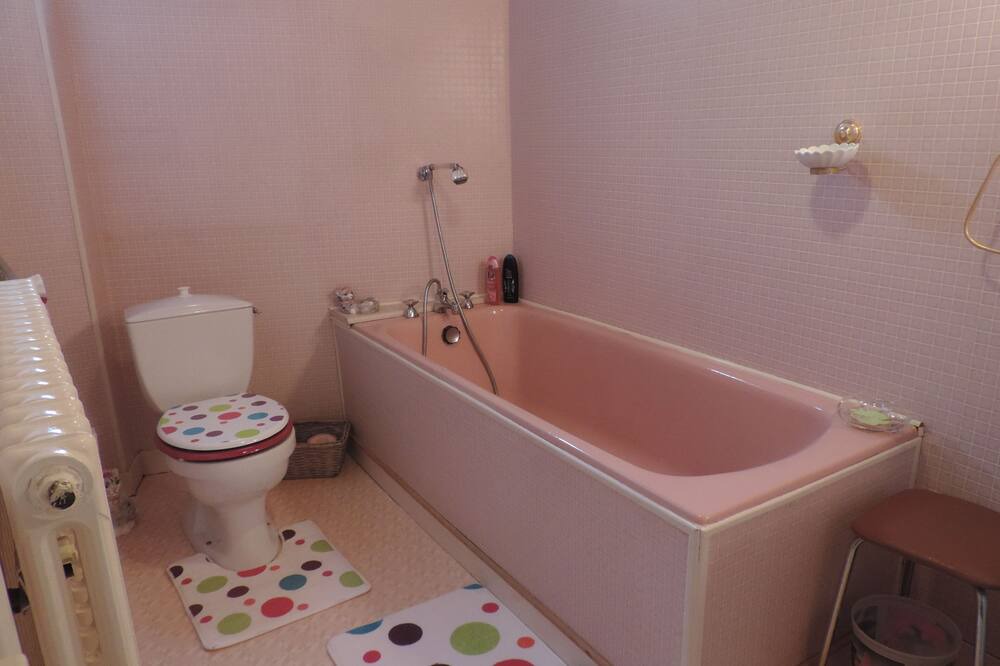 Photo of Bathroom in Montournais