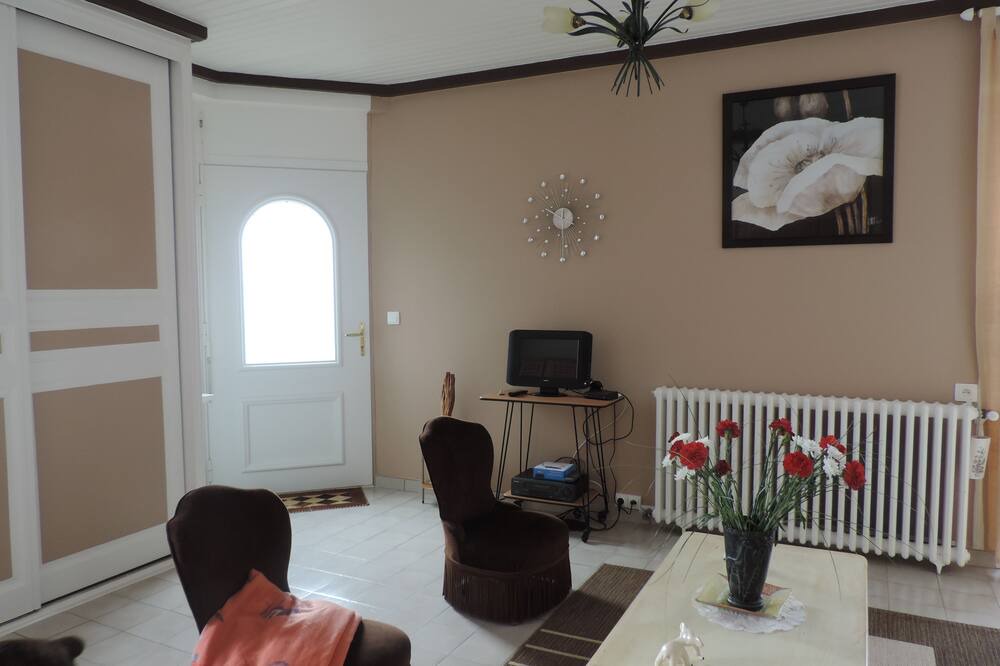 Photo of Livingroom in Montournais
