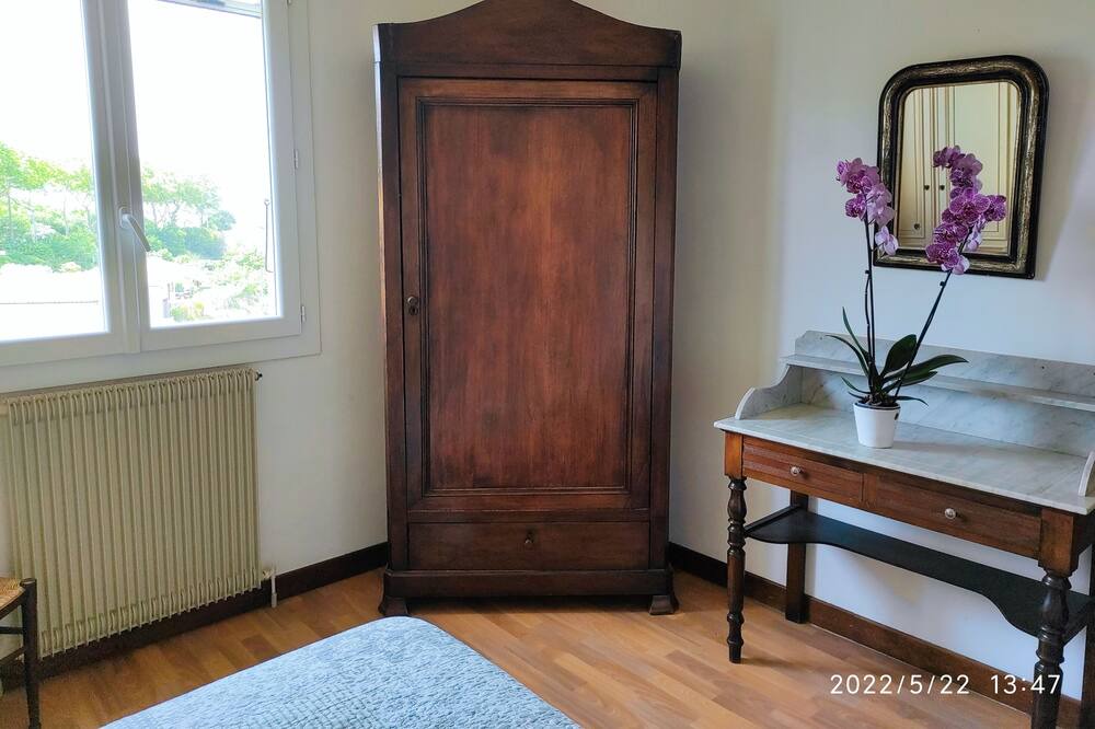 Photo of Bedroom in Douzens