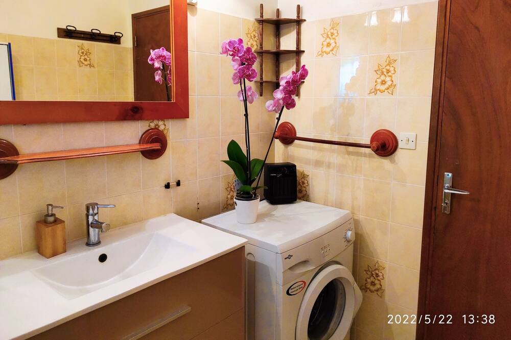 Photo of Bathroom in Douzens