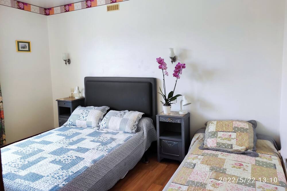 Photo of Bedroom in Douzens