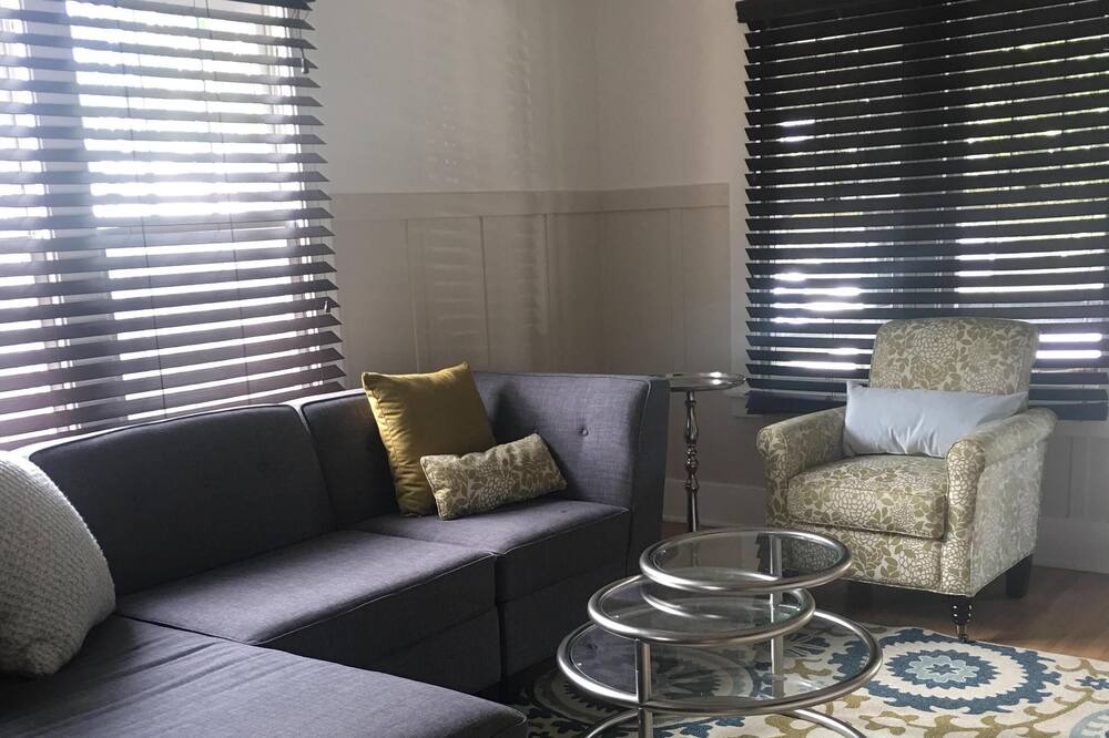 Photo of Bedroom in Martinez