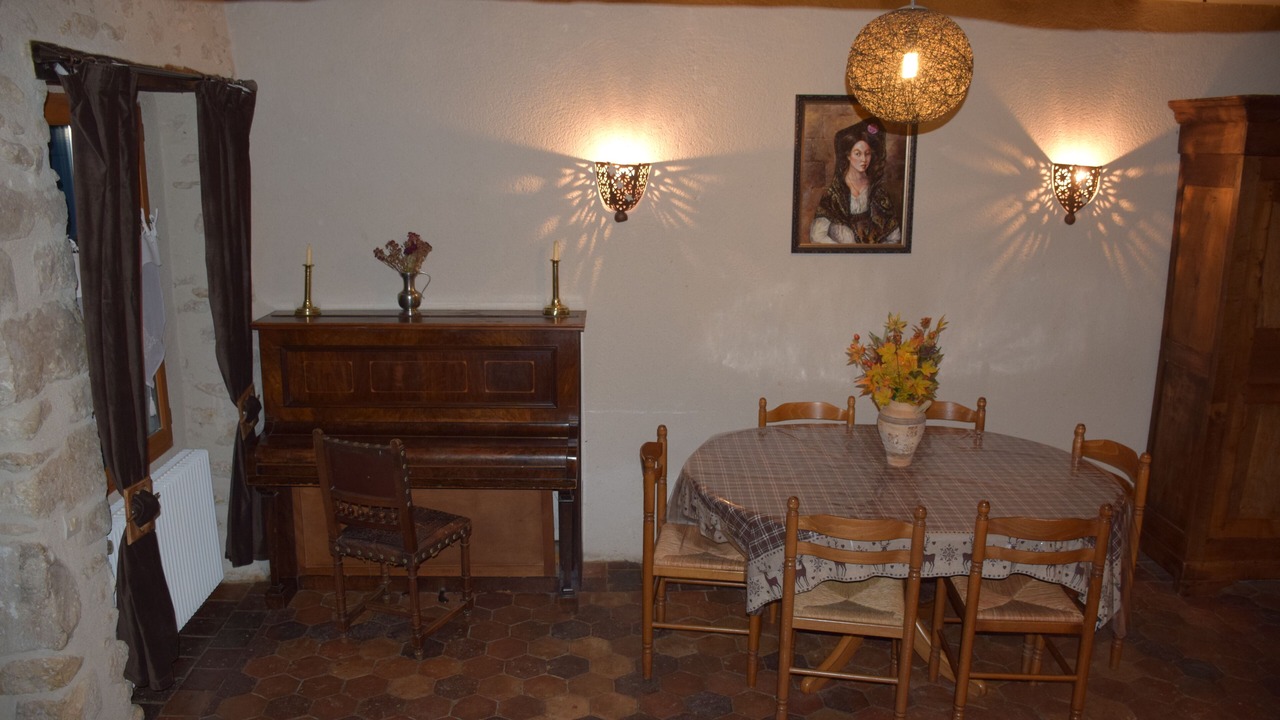 Photo of Others in Provins