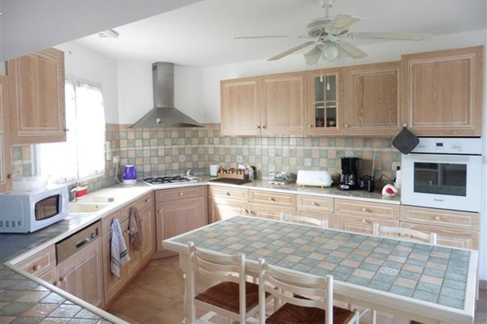 Photo of Kitchen in La Barre-de-Monts