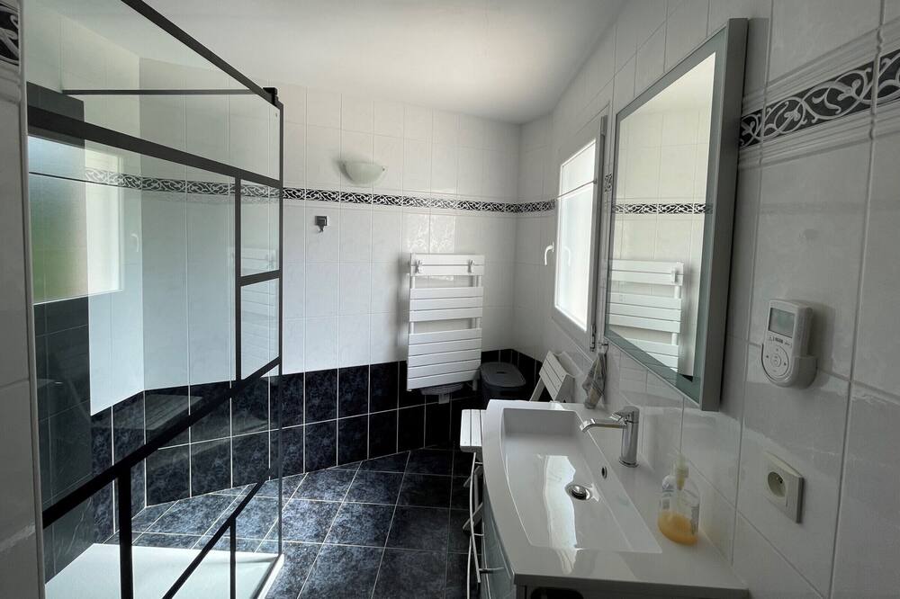 Photo of Bathroom in La Barre-de-Monts