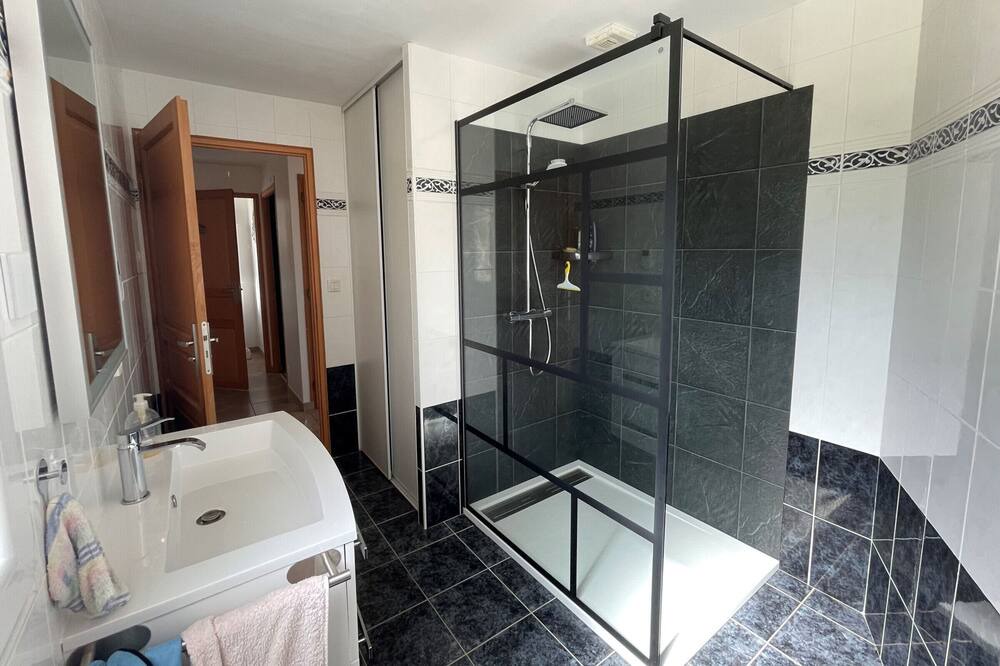 Photo of Bathroom in La Barre-de-Monts