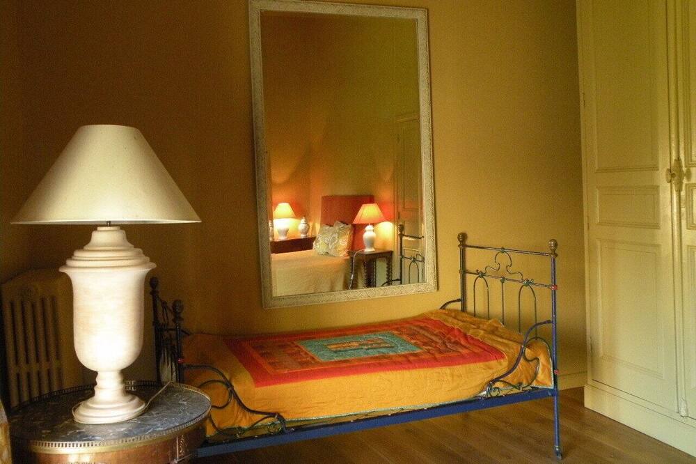 Photo of Bedroom in Villarzel-du-Razes