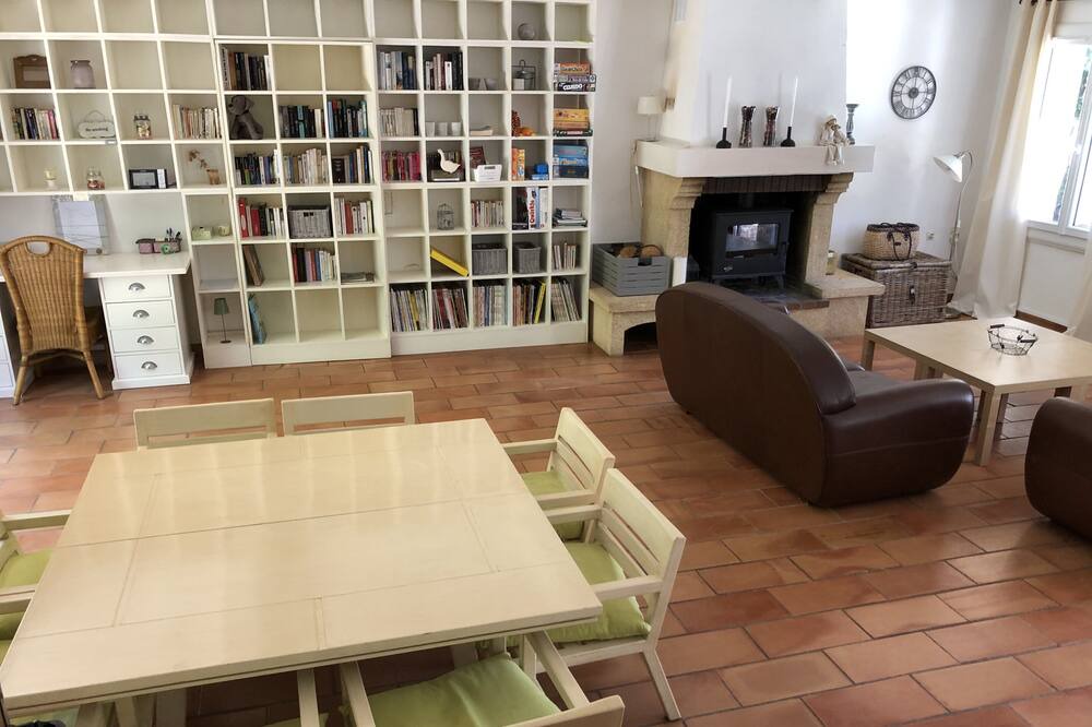 Photo of Livingroom in Mejannes-le-Clap