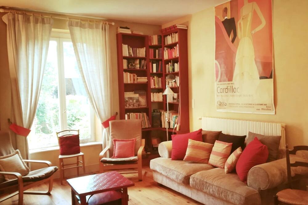 Photo of Livingroom in Chivres-Val