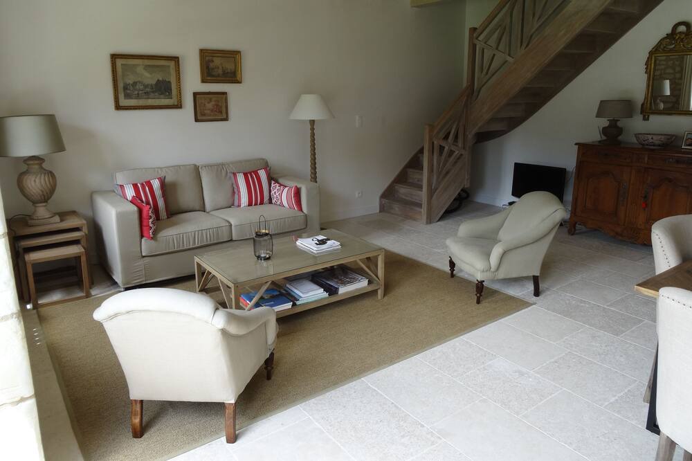 Photo of Livingroom in La Tour-Saint-Gelin