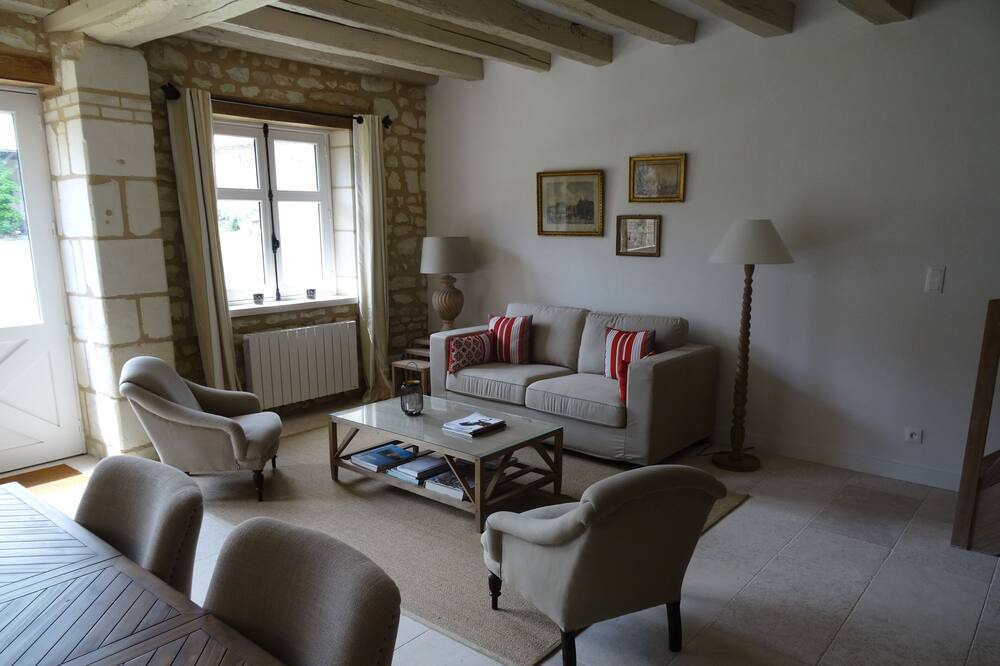 Photo of Livingroom in La Tour-Saint-Gelin