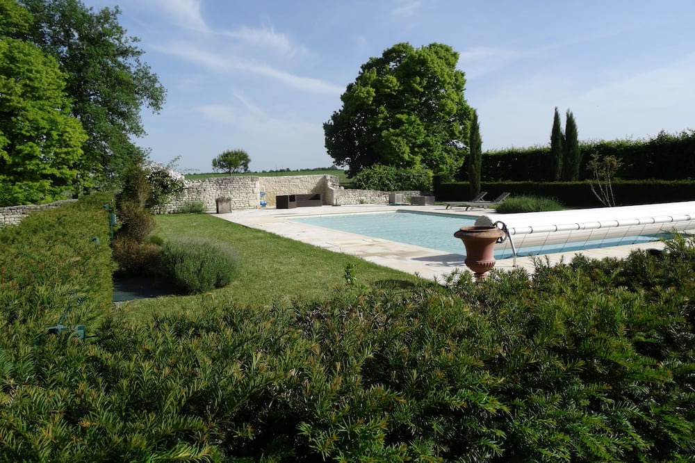 Photo of Outdoor in La Tour-Saint-Gelin