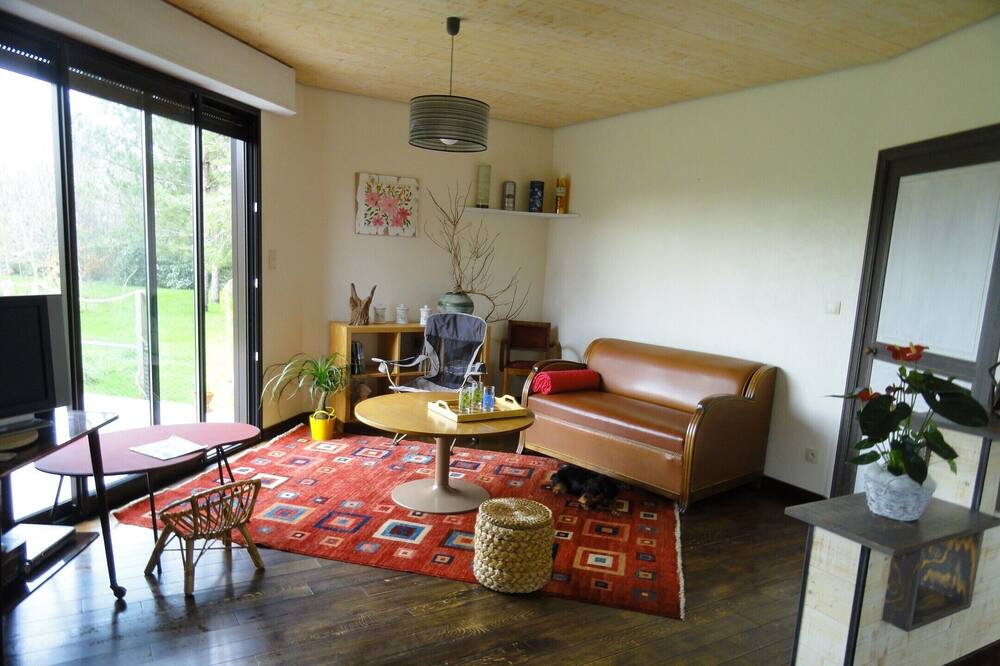 Photo of Livingroom in Froidfond
