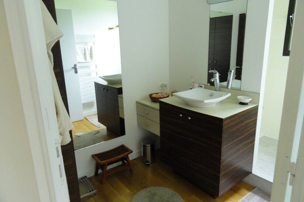 Photo of Bathroom in Froidfond