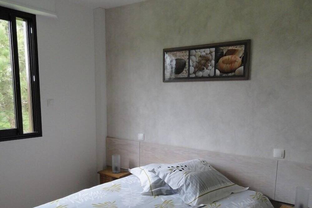 Photo of Bedroom in Froidfond