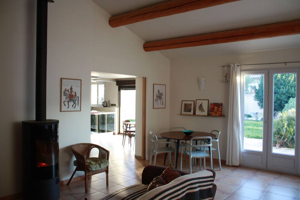 Photo of Livingroom in Saint-Etienne-du-Gres