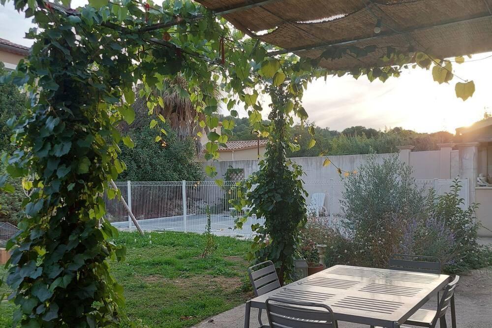 Photo of Patio Balcony in Saint-Etienne-du-Gres