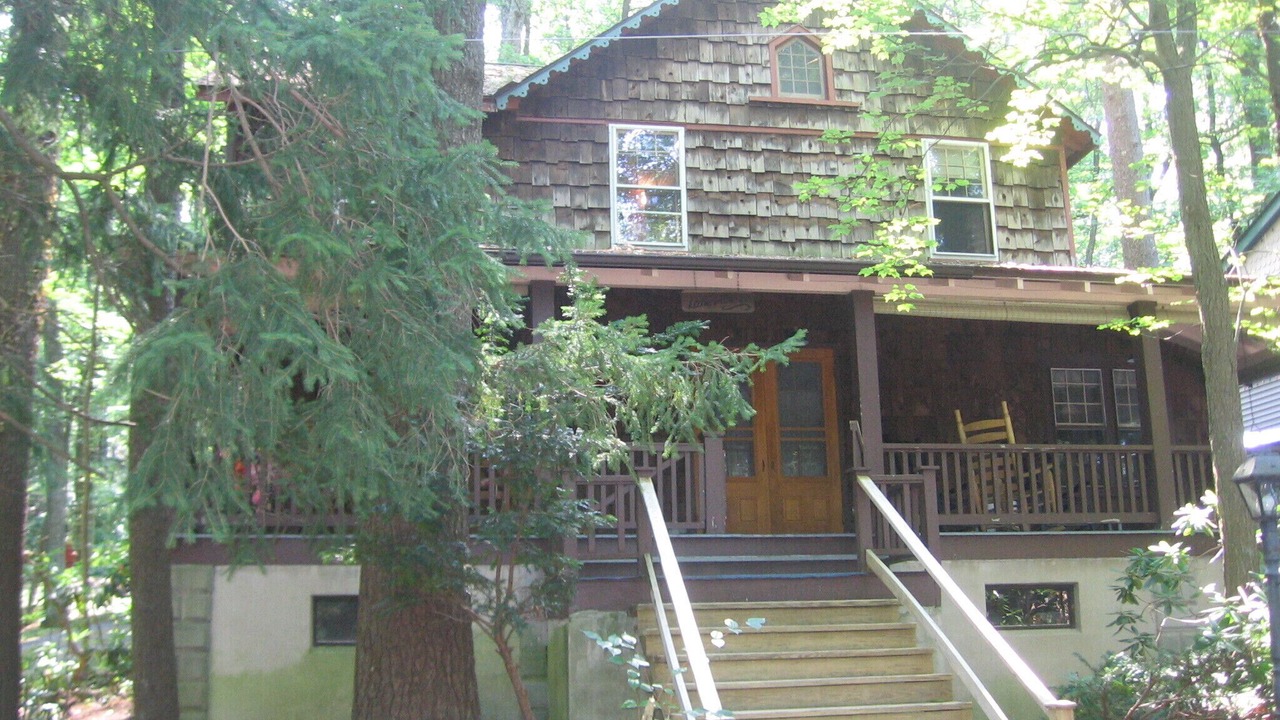 Photo of Buildings in Mount Gretna