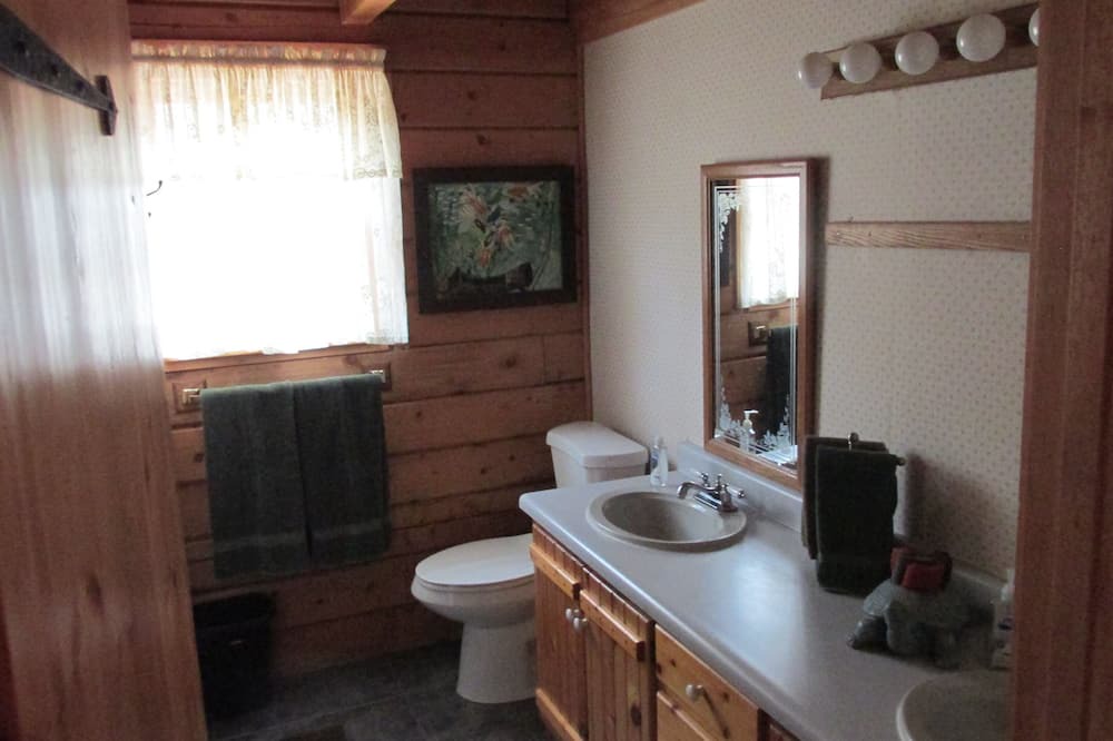 Photo of Bathroom in Protem