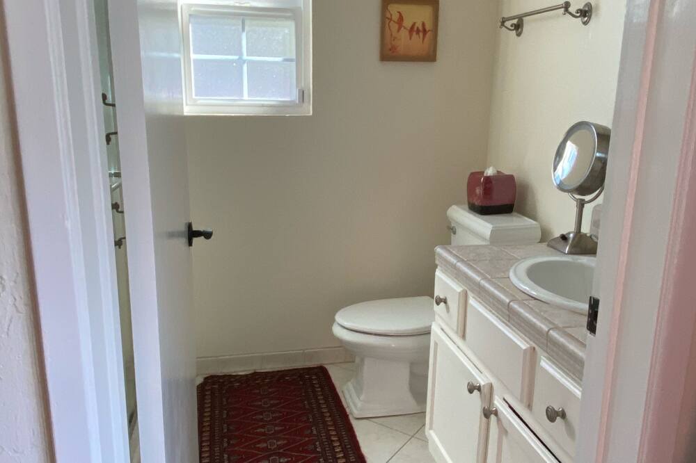 Photo of Bathroom in Shoreline West