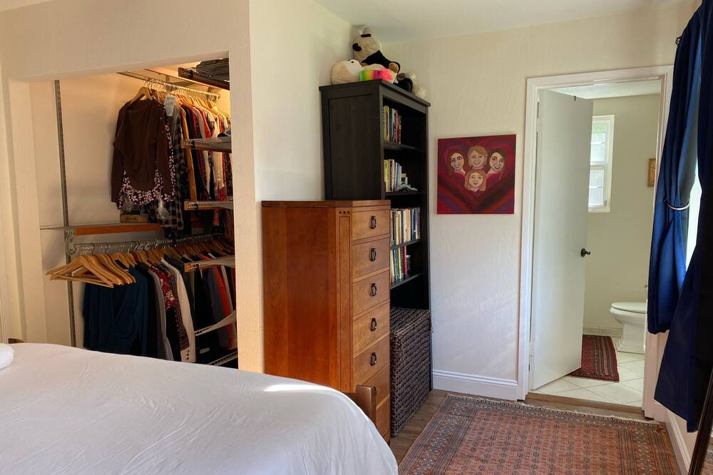 Photo of Bedroom in Shoreline West
