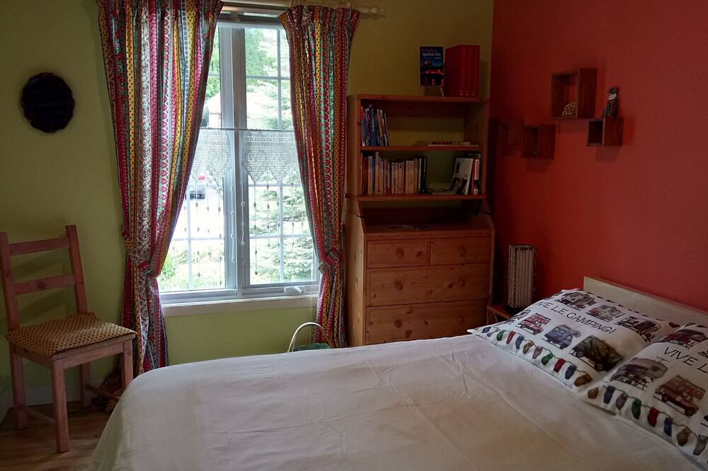 Photo of Bedroom in Pointe-de-Sainte-Foy