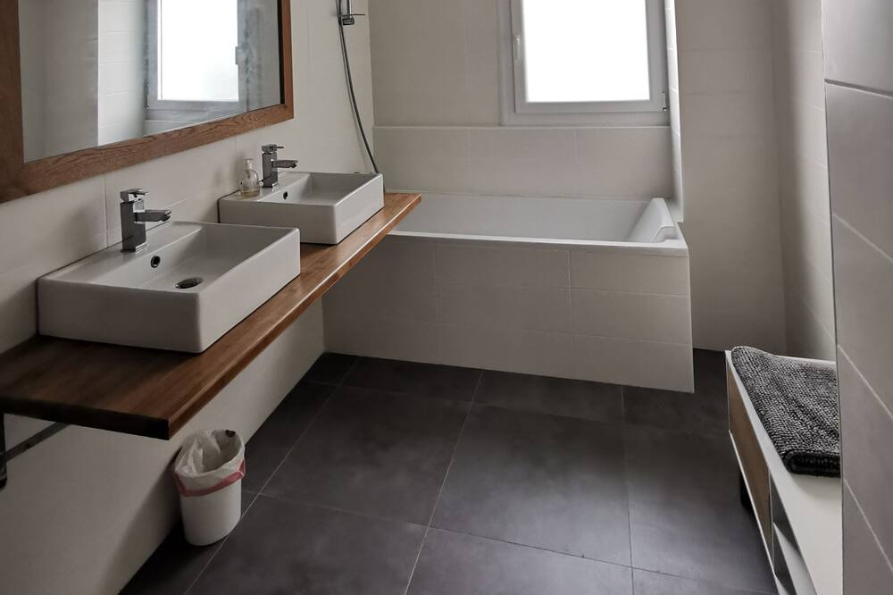 Photo of Bathroom in Cintegabelle