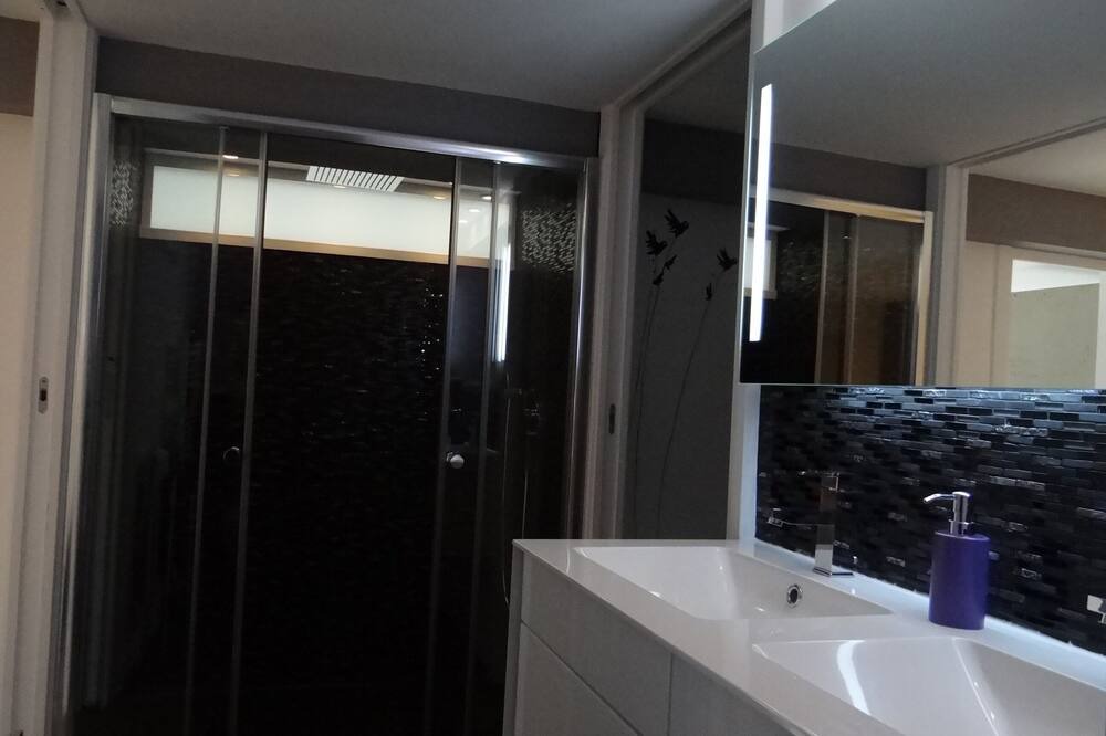 Photo of Bathroom in Bois-Guillaume