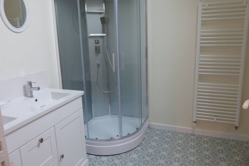 Photo of Bathroom in Cottevrard