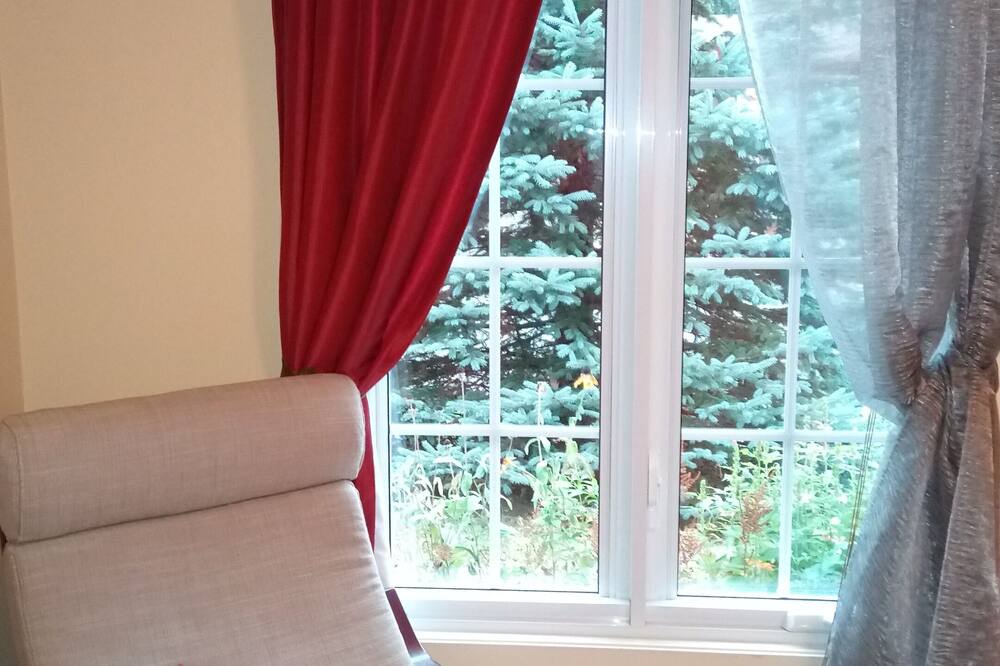Photo of Livingroom in Pointe-de-Sainte-Foy