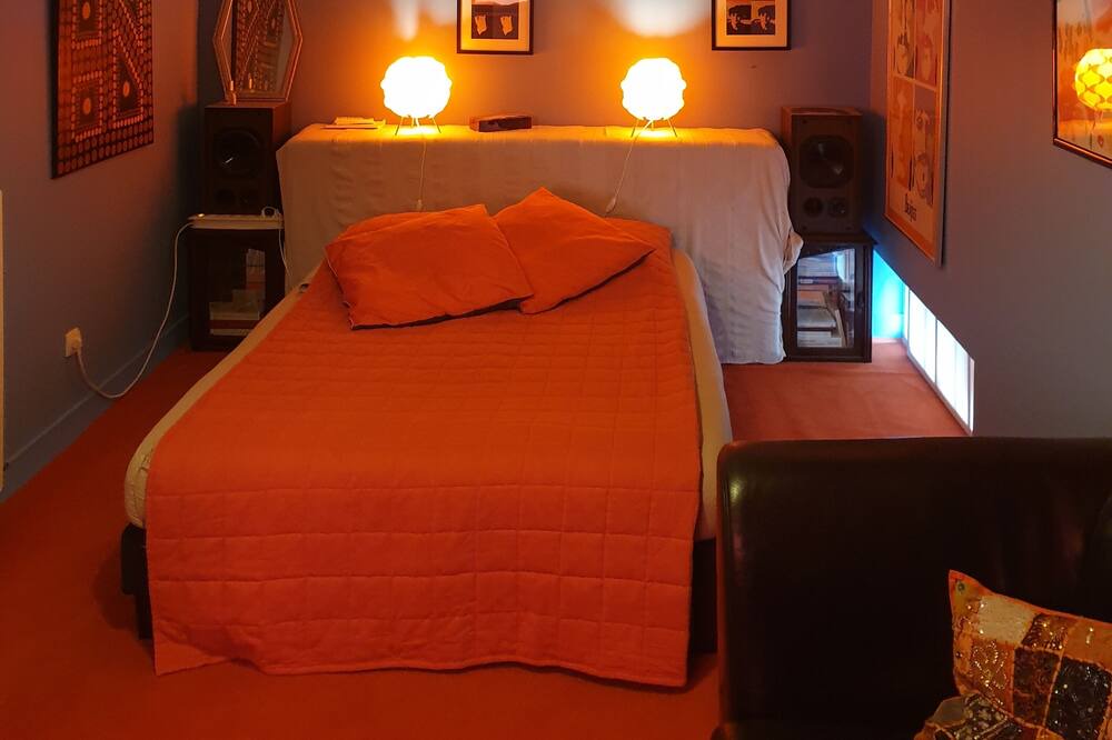 Photo of Bedroom in Ballan-Mire