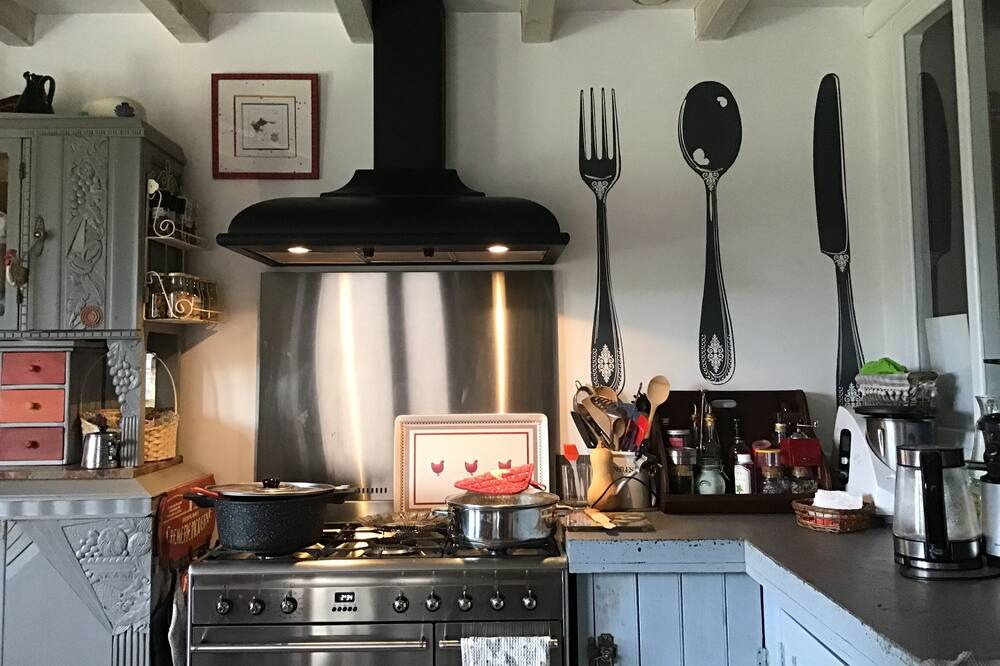 Photo of Kitchen in Ballan-Mire