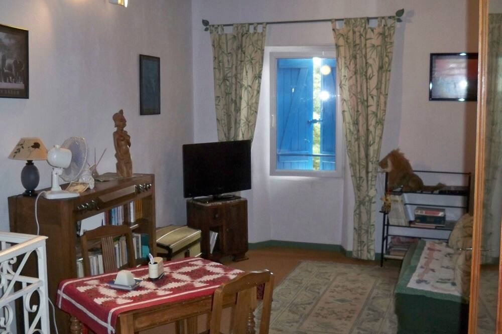 Photo of Livingroom in Saint-Julien-du-Puy