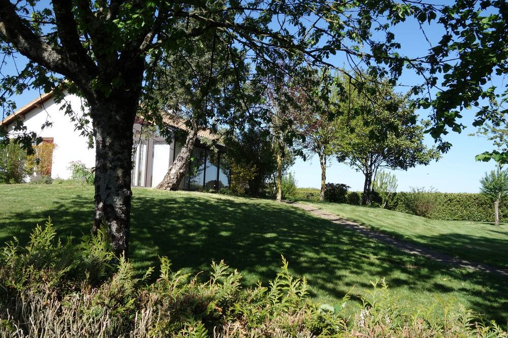Photo of Outdoor in Rouille