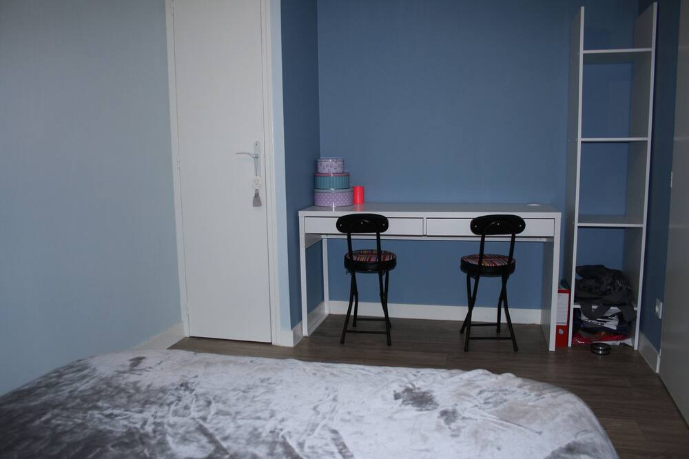 Photo of Bedroom in Rouille