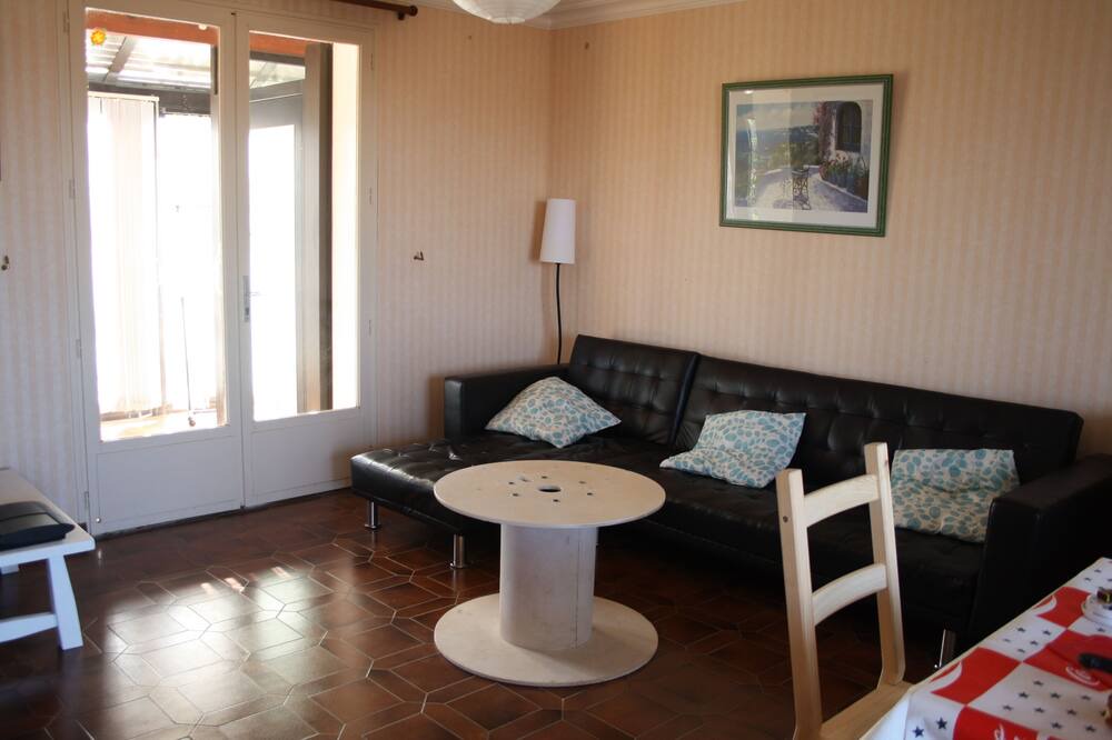 Photo of Livingroom in Rouille