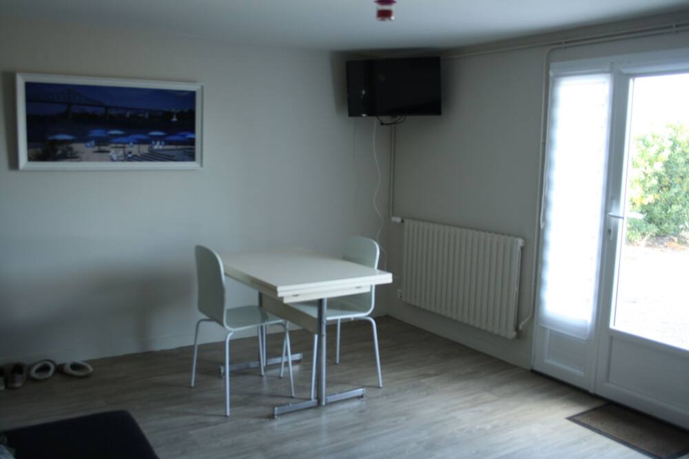 Photo of Livingroom in Rouille