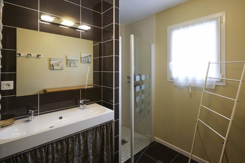 Photo of Bathroom in Saint-Jean-de-Monts