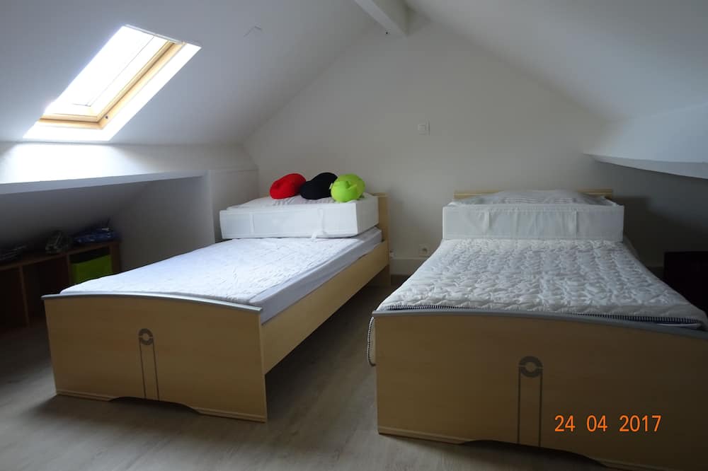 Photo of Bedroom in Chalette-sur-Loing