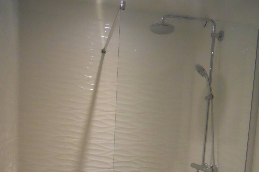 Photo of Bathroom in Coursan