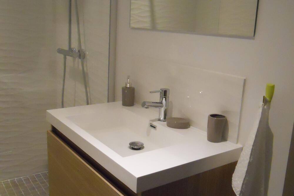 Photo of Bathroom in Coursan