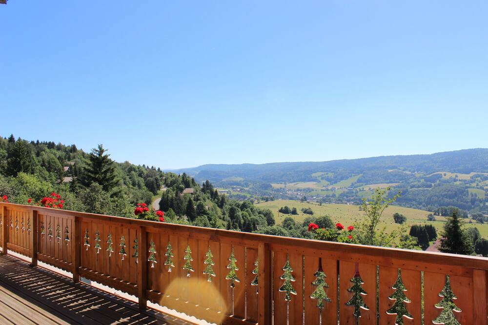 Photo of Patio Balcony in Foncine-le-Haut